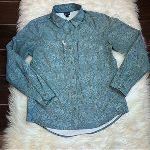 Patagonia Sol Patrol Button Down Womens Shirt Size XS Fish AOP Lightweight Prep